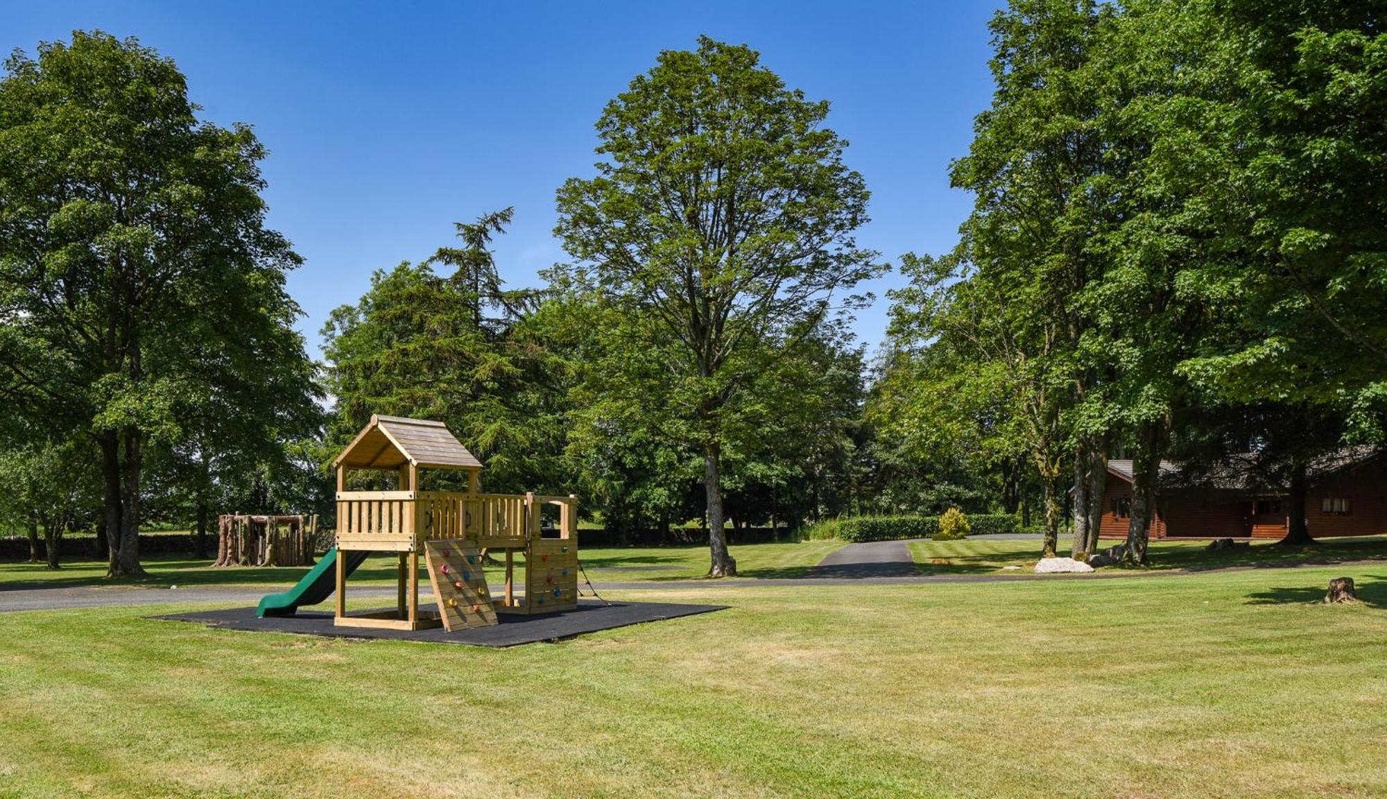 Pinecroft Lodges Инглтон Экстерьер фото