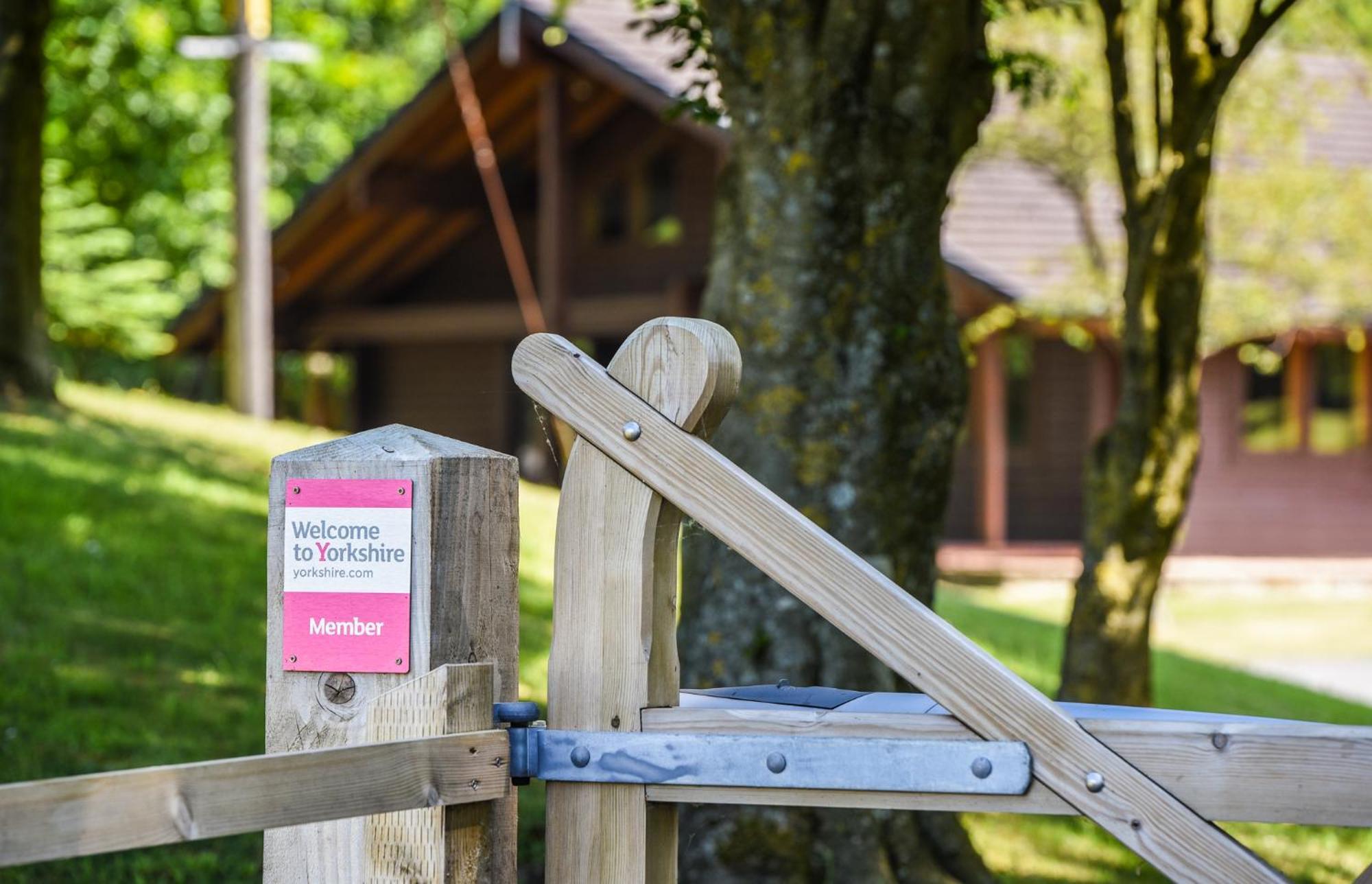 Pinecroft Lodges Инглтон Экстерьер фото
